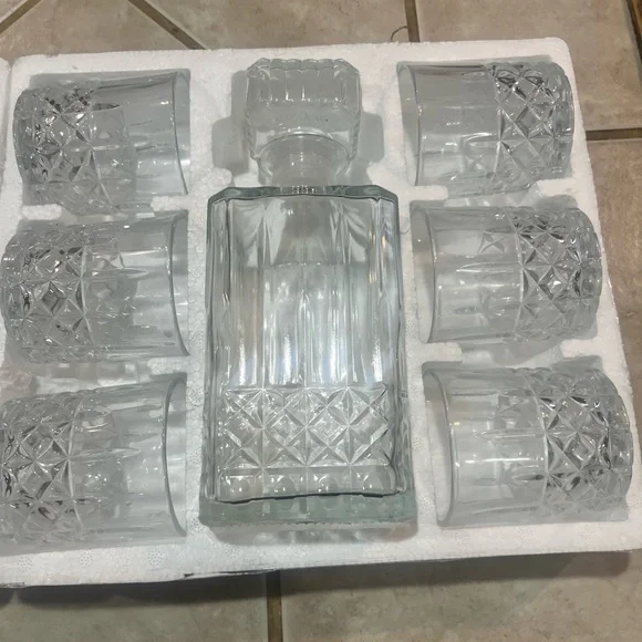 Elegant Glass Decanter Set with Tumblers - Picture 2 of 3